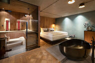 Luxus-Suite mit Sauna und Whirlpool